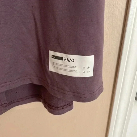 (10) FWD pull  over athletic top - Picture 2 of 7